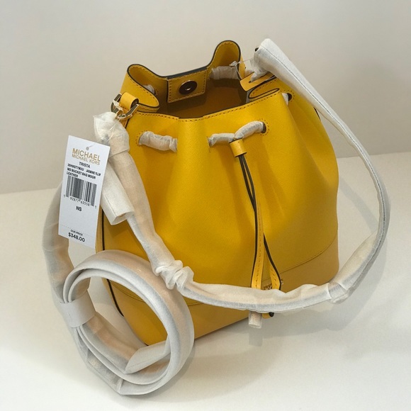 LAST ONE! Michael Kors Trista Bucket Bag Messenger - Picture 8 of 9